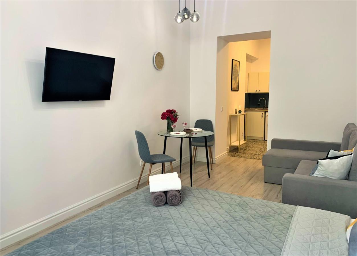 Iris Apartment On Popovich 利沃夫 外观 照片